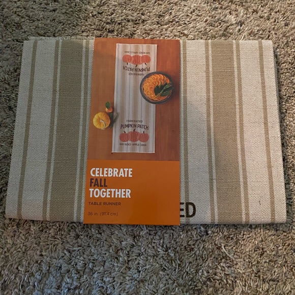 Pumpkin Patch Table Runner. NWT. - Picture 2 of 5